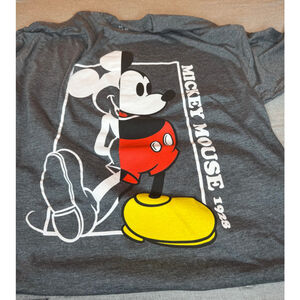 Disney Mickey‎ Mouse T-shirt Unisex Gray Size XL NWOT